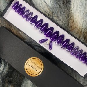 20 press on nails in 10 different sizes